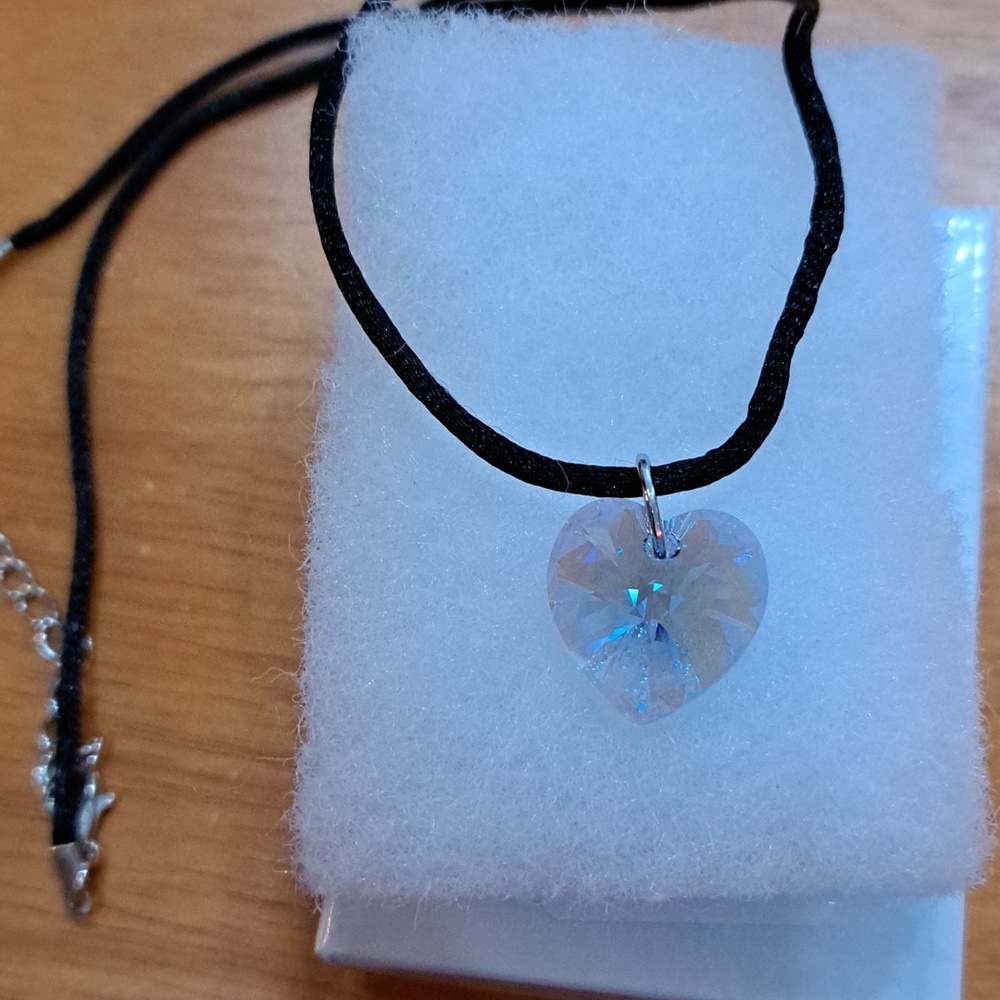 Crisp Morning Freesia Crystal Heart Necklace - Picture 5 of 6